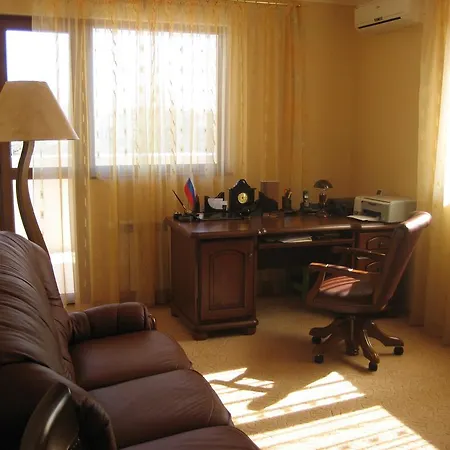 Iaroslava بيت ضيافة