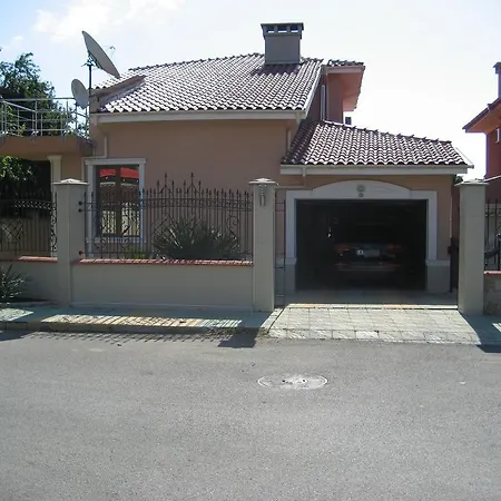Iaroslava بيت ضيافة *