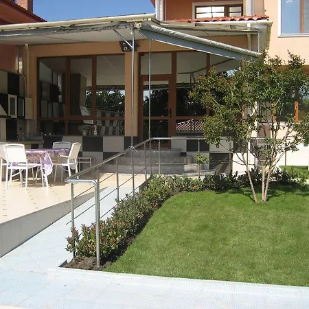 Iaroslava بيت ضيافة
